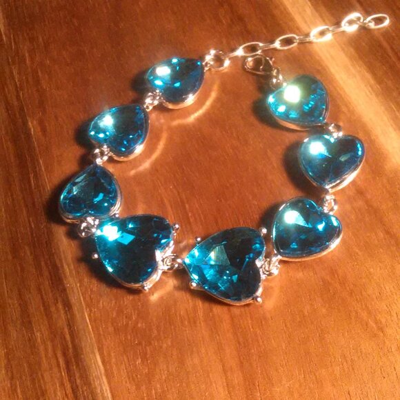 Blue Glass Silvertone Heart Bracelet - Picture 10 of 11